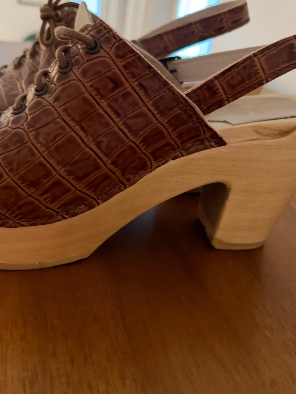 Rachel Comey Brown Croc-Embossed Leather Platform Sandals